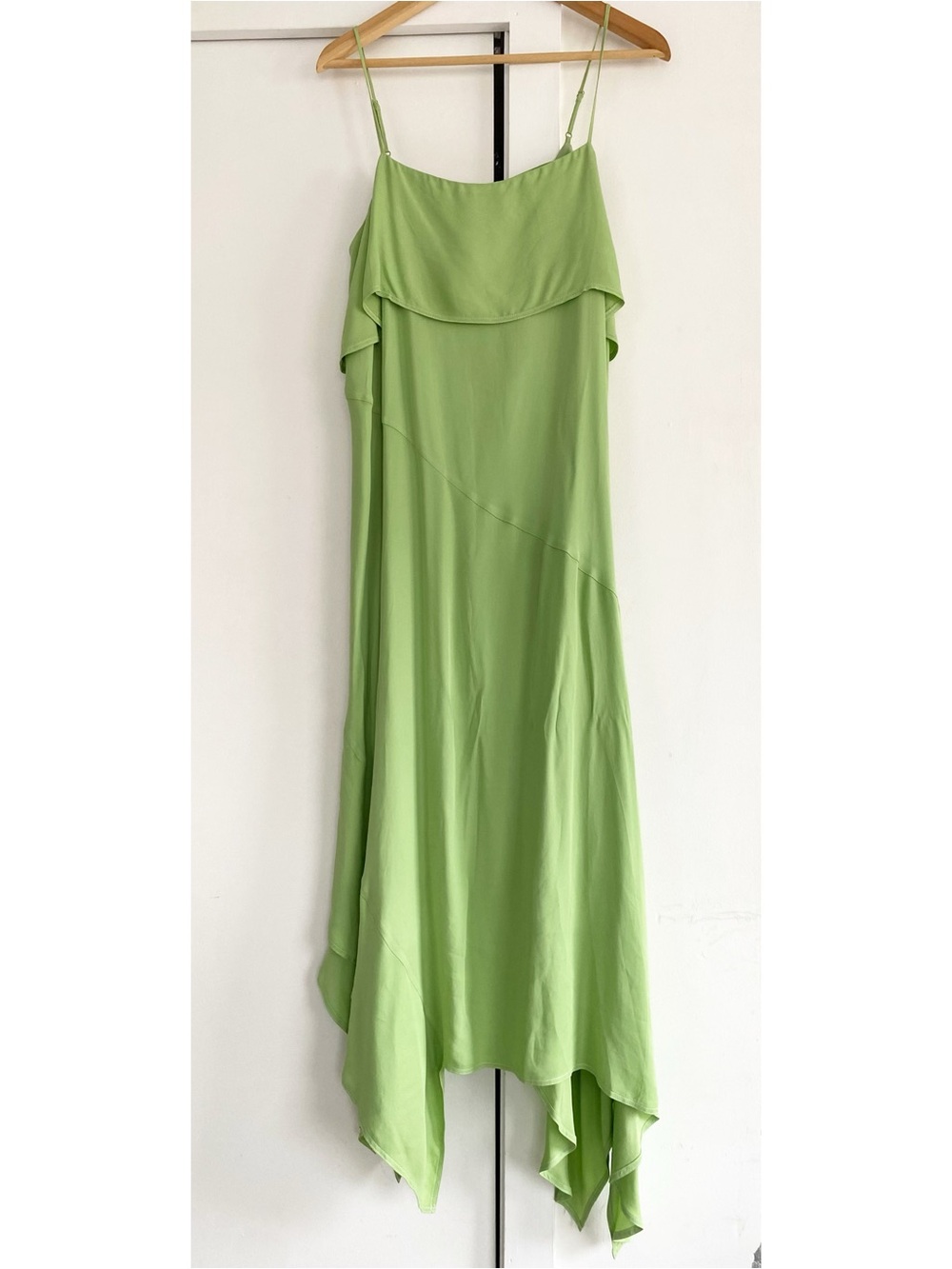 NWT Reiss green asymmetrical ruffle midi slip dress - wedding guest dress size 8 - Picture 3 of 8